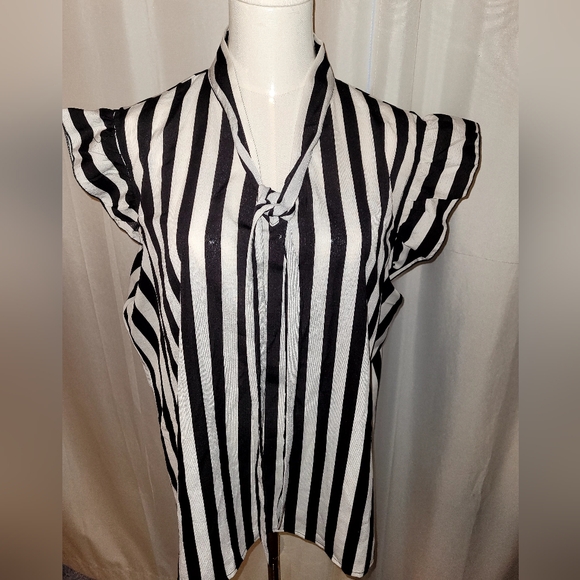 Blouse - Picture 10 of 10